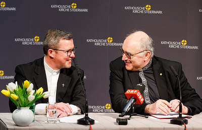Weihbischof Johannes Freitag mit Bischof Wilhelm Krautwaschl.