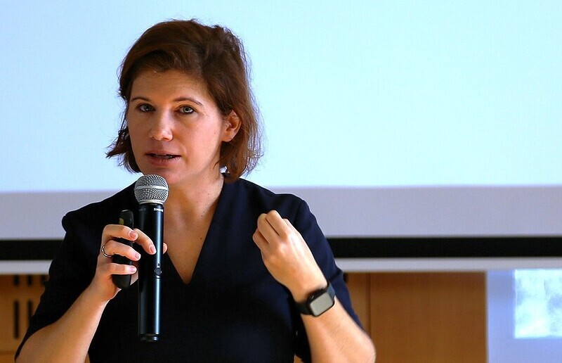 MIG-Pictures / Michaela Greil Ingrid Brodnig ist Buchautorin ('Die digitale Verrohung') und Kolumnistin der Tageszeitung Standard. Sie hält Vorträge und Workshops zu digitalen Themen.