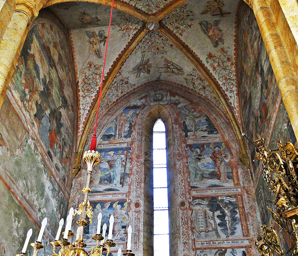 Wandmalereien an der Nordwand des Nordquerhauses in derStadtpfarrkirche Murau. 1570 von W. Aichler